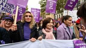 La comédienne Alexandra Lamy lors d'une manifestation à Paris en novembre 2019, contre les violences faites aux femmes.