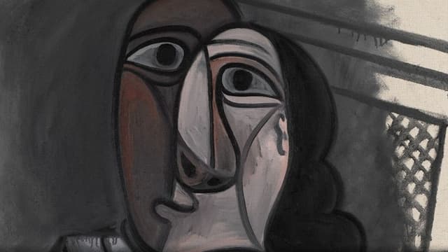 La toile "Femme assise en robe grise, datée du 31 août 1943 (130 cm sur 97 cm) est estimée entre 2,5 millions et 3,5 millions d'euros.