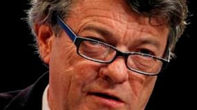 Jean-Louis Borloo a "envie" d'être président et ce ne sont pas les mises en garde et manoeuvres de Nicolas Sarkozy qui l'en dissuaderont, assurent ses proches. Dans sa stratégie des petits pas, le président du Parti radical s'est autorisé une enjambée qui