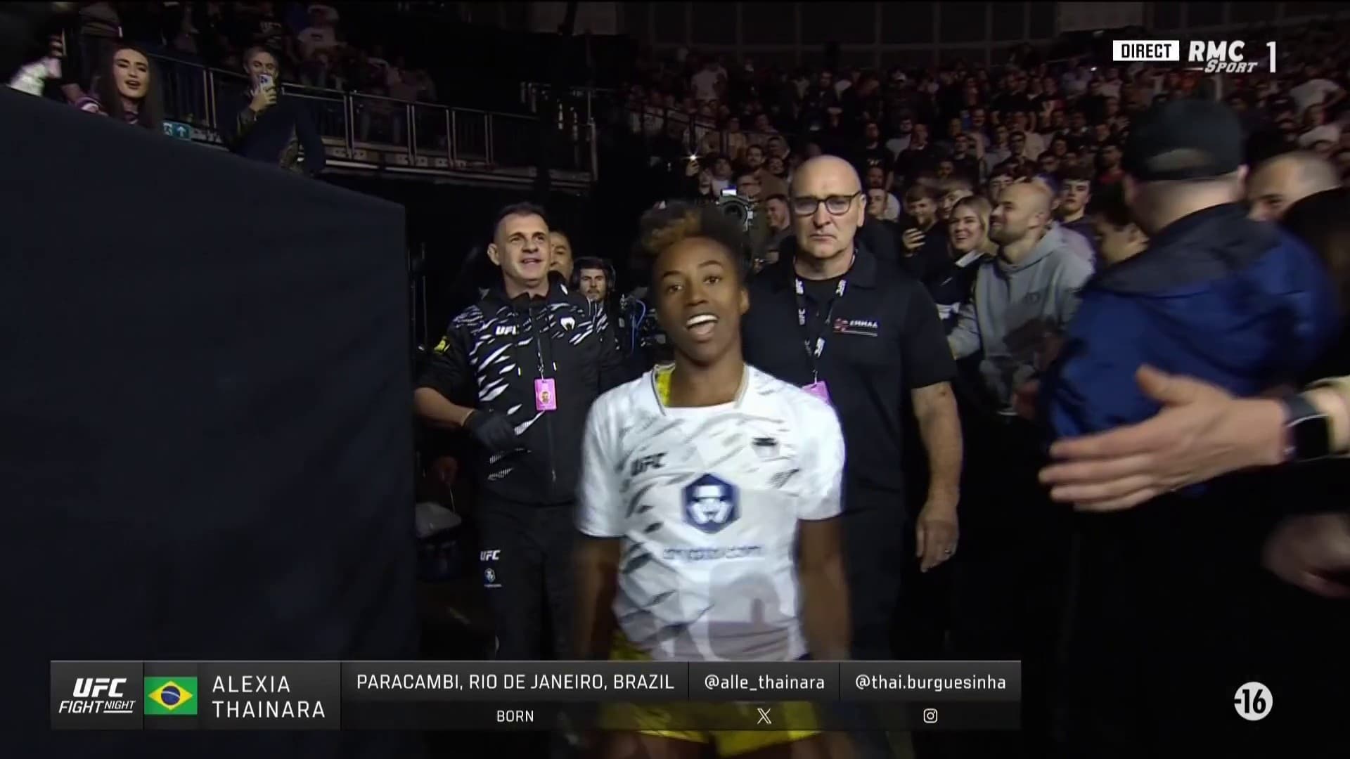 L'entrée dansante de la Brésilienne Alexia Thainara à l'UFC Londres, 22 mars 2025 L'entrée dansante de la Brésilienne Alexia Thainara à l'UFC Londres, 22 mars 2025