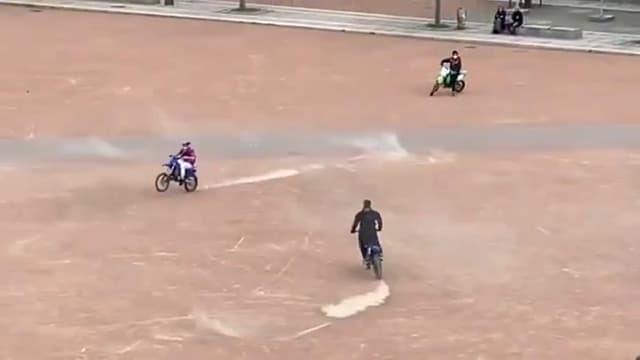 Un rodéo à moto place Bellecour à Lyon le 21 avril dernier (illustration)