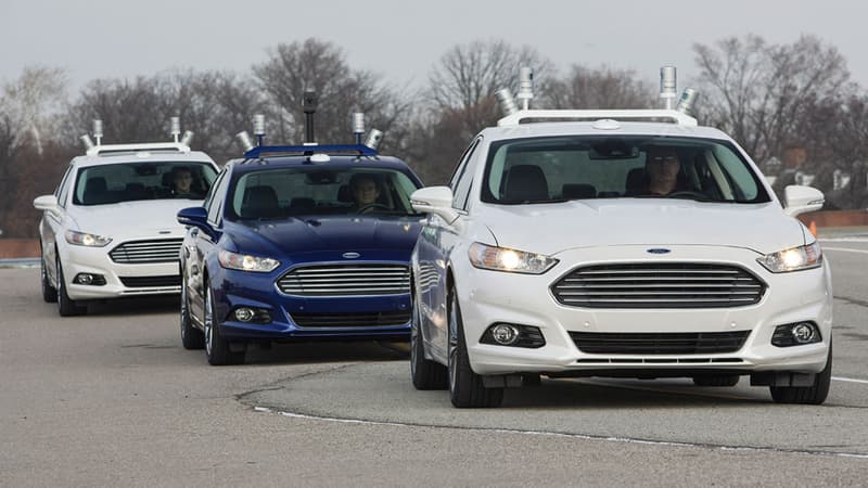 Des prototypes de Ford Fusion autonomes en plein test, gare à la sieste !