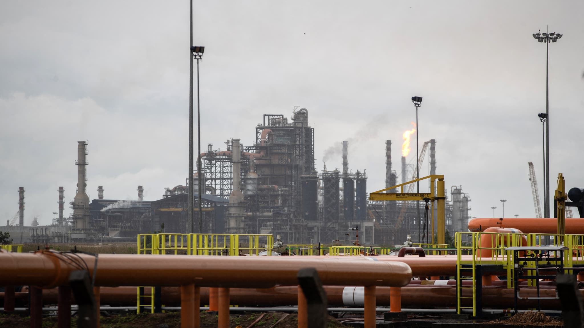 Nijerya'da petrol üretimi 6 yılın zirvesinde, OPEC kotasını aştı