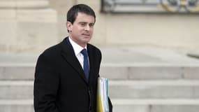 Manuel Valls à la sortie de l'Elysée, le 26 mars.
