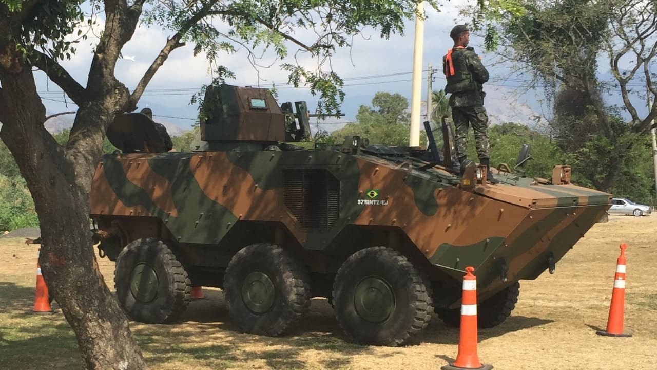 Les militaires sont présents près des sites olympiques Les militaires sont présents près des sites olympiques