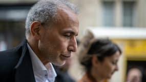 L'islamologue suisse Tariq Ramadan arrivet au tribunal de Genève en Suisse, le 15 mai 2023