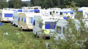 Pour le président de l'Union française des associations tsiganes (UFAT), « ce sont les maires qui sont dans l'illégalité » en n'installant pas suffisamment d'aires d'accueil.