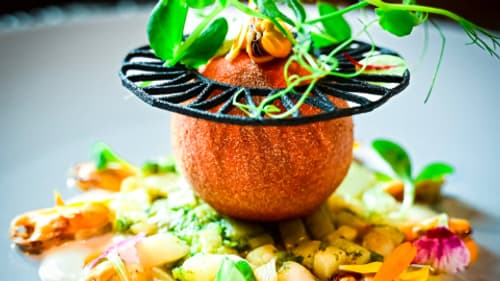 L'Auberge du Pont propose son menu aux influences terre, mer et légumes frais, au prix de 42 euros.