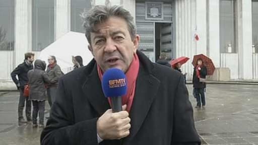 Jean-Luc Mélenchon s'est souvenu de "l'élection la plus glauque de [s]a vie" jeudi, devant le tribunal de Béthune.