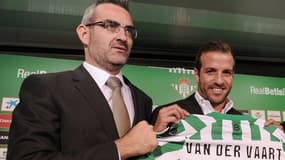 Eduardo Macia, à gauche, avec Rafael van der Vaart au Betis