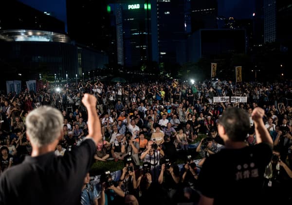 Des manifestants pro-démocratie rassemblés près du siège du gouvernement, à Hong Kong, le 31 août 2014.