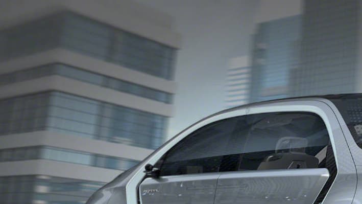 Sous le capot, une motorisation électrique avec une batterie 100kWh, pour une autonomie annoncée d’environ 400km/h. 