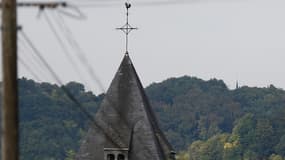Photo du clocher de l'église de Saint-Étienne-du-Rouvray, le 26 juillet 2016 