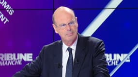 Le ministre de l'Économie Éric Lombard, invité de BFM Politique, le 13 avaril 2025