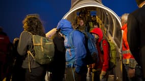 De nouveaux rescapés européens sont arrivés, ce jeudi soir, à l'aéroport de Paris-Charles-de-Gaulle à Roissy. (Photo datant de ce jeudi matin et du premier avion de rescapés)