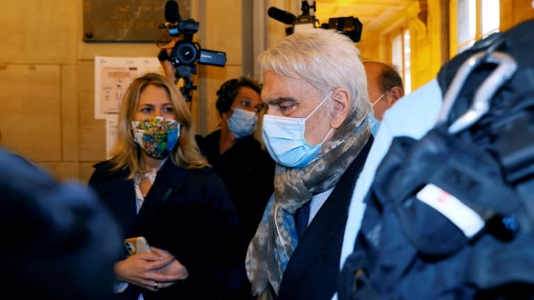 Bernard Tapie arrive au Palais de justice de Paris, le 12 octobre 2020