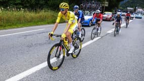 Le Slovène Tadej Pogacar avec le maillot jaune lors du Tour de France, le 3 juillet 2024