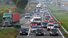 Les routiers maintiennent la pression.