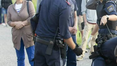 L'homme, un Allemand âgé de 60 ans souffrant visiblement de troubles psychiques, a pu être maîtrisé par la police avec l'aide d'un passager.