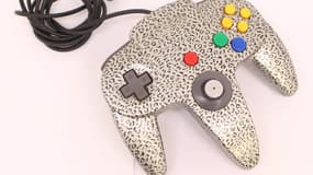 La manette de Nintendo 64 mise en vente par la maison d'enchères Hansons Auctioneers