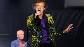 Mick Jagger (à droite) et Charlie Watts, lors d'un concert des Rolling Stones à Pasadena en Californie, le 22 août 2019.