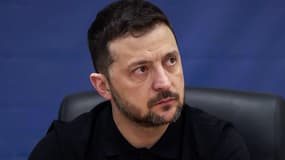 Le président ukrainien Volodymyr Zelensky visitant la centrale nucléaire de Khmelnytsky à Netishyn, le 13 février 2025.