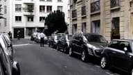 Paris: une voiture en feu avenue Franco-Russe - Témoins BFMTV