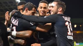 Kehrer, au centre de la photo, devrait débuter ce soir