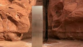Image vidéo diffusée le 24 novembre 2020 par le département de sécurité publique de l'Utah montrant un mystérieux monolithe découvert le 18 novembre 2020 dans un désert de cet Etat de l'ouest américain