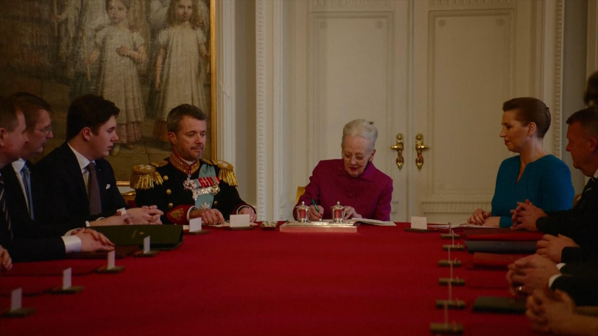 La reine Margrethe II a signé sa déclaration d'abdication ce dimanche 14 janvier 2024. La reine Margrethe II a signé sa déclaration d'abdication ce dimanche 14 janvier 2024.