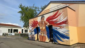 Une fresque rendant hommage à l’artiste Joséphine Baker, située dans la commune de Mornant, a été la cible d’actes de dégradation.
