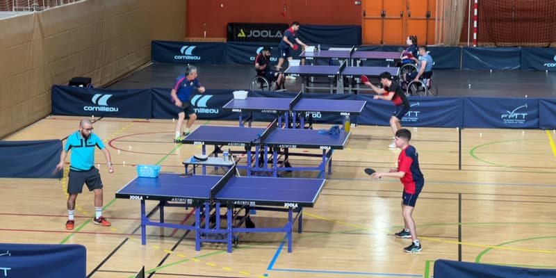 Les pongistes paralympiques chiliens en entraînement à Mulhouse (Haut-Rhin), à la mi-août 2024.