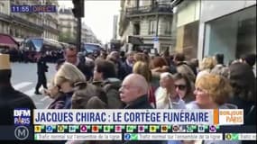 Hommage à Jacques Chirac: beaucoup de monde dans les rues de Paris pour saluer le convoi funéraire
