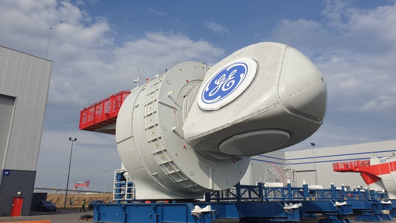 La première nacelle assemblée par GE Renewable Energy est sortie de l'usine de Montoir-de-Bretagne pour le futur parc éolien en mer de Saint Nazaire.