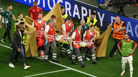 Barnabas Varga évacué sur civière lors du match Ecosse-Hongrie à l'Euro, 23 juin 2024