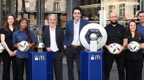 Vincent Labrune et les dirigeants de McDonald's après l'accord de sponsoring pour la Ligue 1, le 21 mars 2024