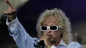 Michel Polnareff en concert en 2007 place de la Bastille à Paris. 