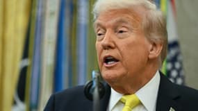 Le président américain Donald Trump dans le Bureau ovale de la Maison Blanche, le 15 octobre 2025 à Washington