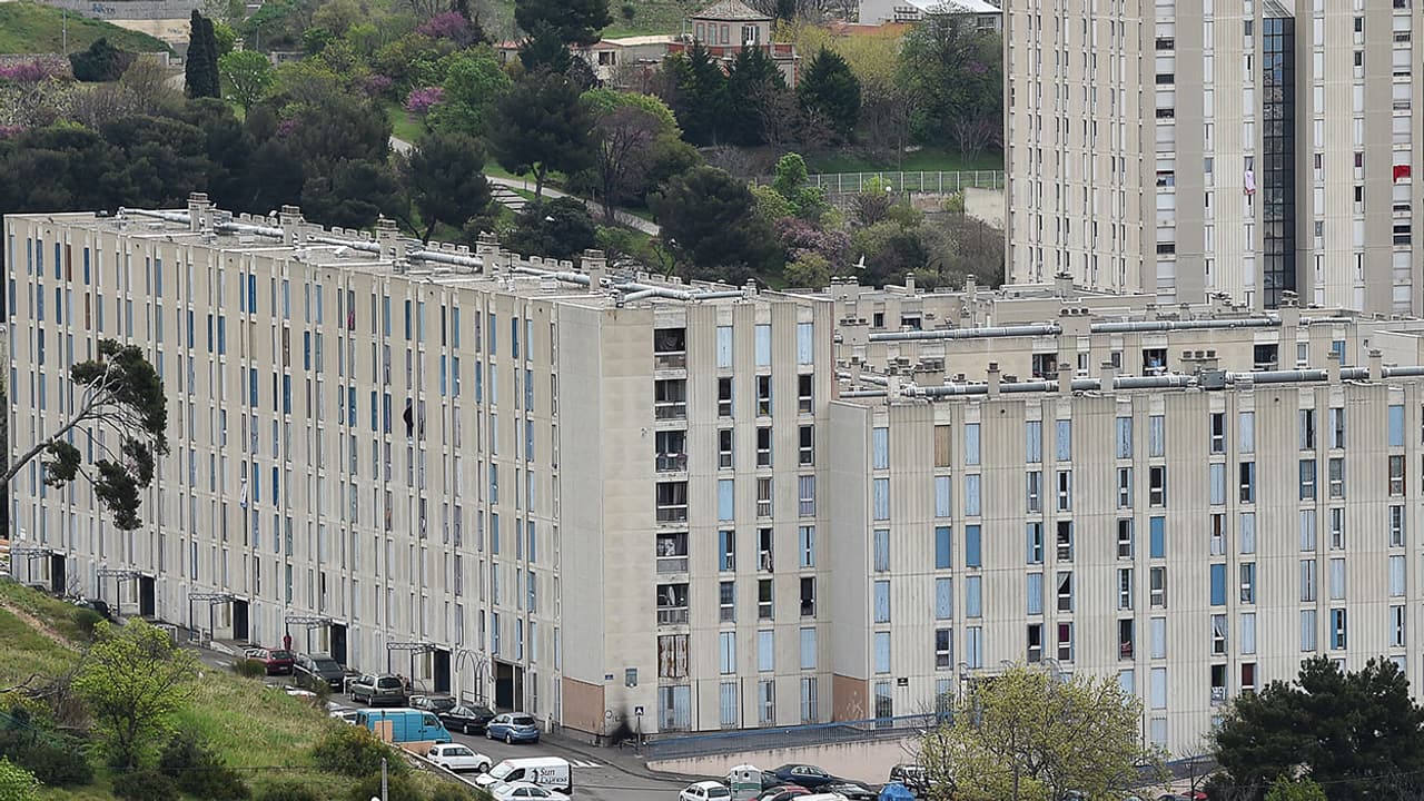 Cité de la Castellane, démolition du bâtiment où a grandi Zidane: \