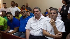 Pascal Fauret (g.) et Bruno Odos attendant une audience qui devait avoir lieu le 4 février dernier à Higüey, en République dominicaine.