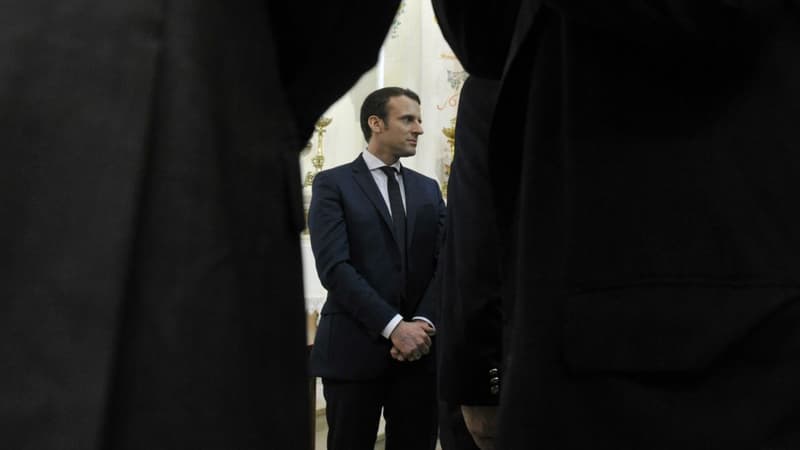 Emmanuel Macron à Alger le 14 février 2017.