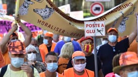 Les chasseurs manifestent à Prades, le 12 septembre 2020, contre la suspension de la chasse à la glu. 