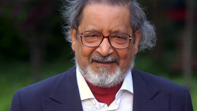 L'écrivain britannique Vidiadhar Surajprasad Naipaul à Madrid en 2002