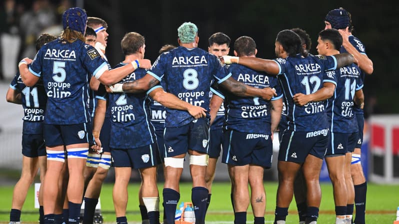 La communion des joueurs de l'Aviron Bayonnais lors de leur choc de Top 14, 3 novembre 2024