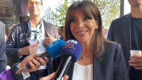 Anne Hidalgo, maire de Paris, au micro de BFM Paris Ile-de-France le lundi 15 juillet 2024.