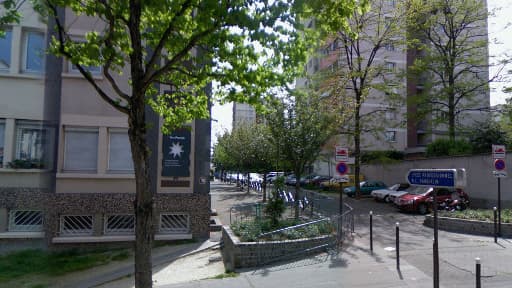 Le lycée Vauquelin à Paris, dans le XIIIe, où un lycéen a été poignardé mercredi matin.