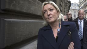 Marine Le Pen, ici le 25 avril, a été très fortement chahutée dimanche matin lors d'un déplacement au marché de Sotteville-lès-Rouen, en Seine-Maritime.