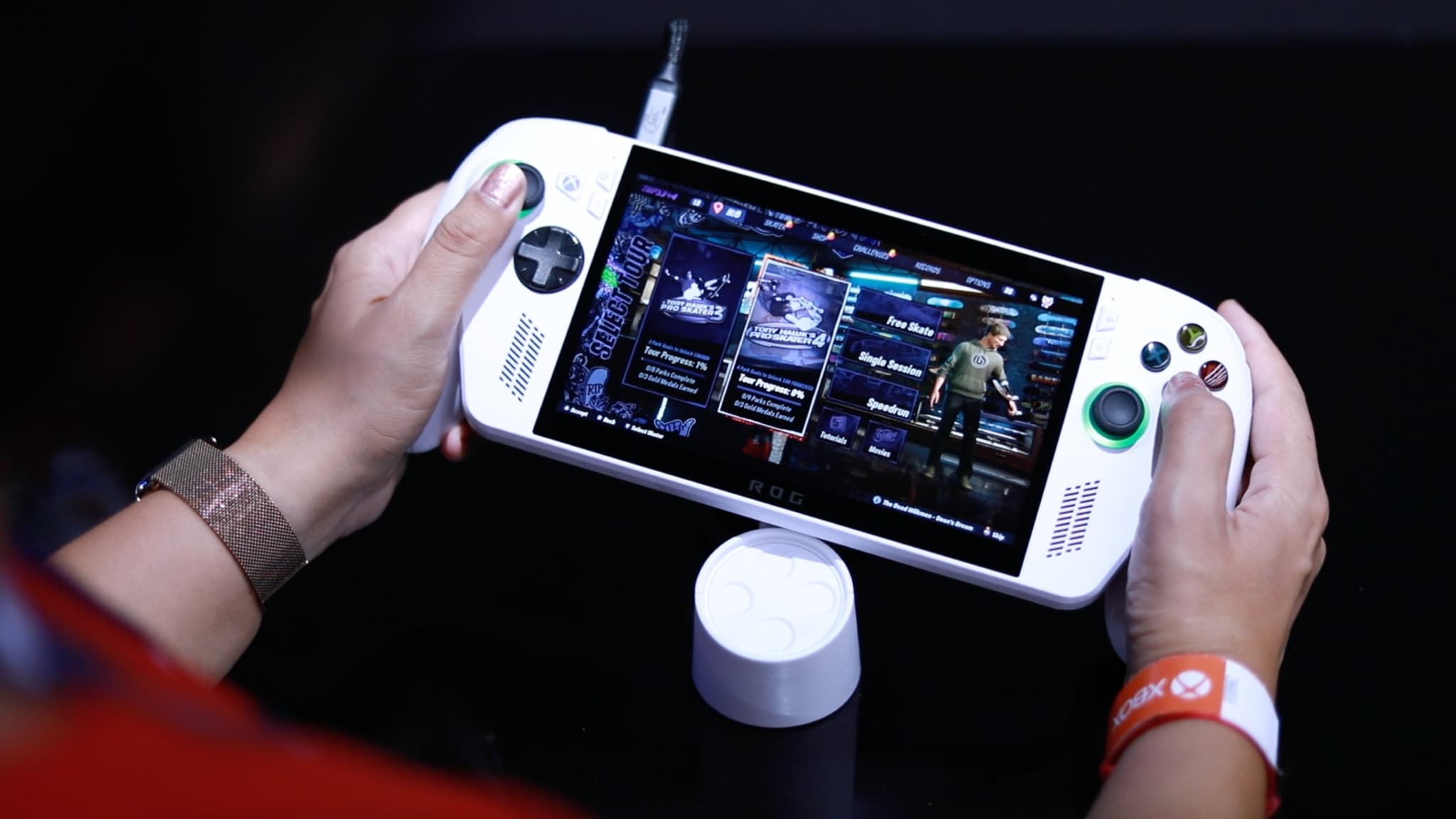 La ROG Xbox Ally, la petite soeur au même design, mais en blanc et moins puissante La ROG Xbox Ally, la petite soeur au même design, mais en blanc et moins puissante