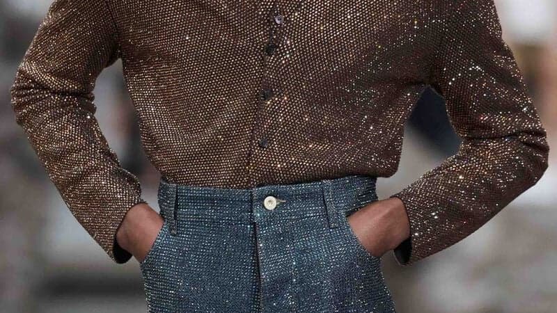 Look du défilé homme printemps-été 2024 de Loewe. Look du défilé homme printemps-été 2024 de Loewe.
