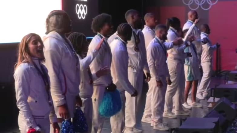 L'équipe de France de judo est arrivée au Club France pour célébrer son titre aux JO de Paris, 3 août 2024 L'équipe de France de judo est arrivée au Club France pour célébrer son titre aux JO de Paris, 3 août 2024